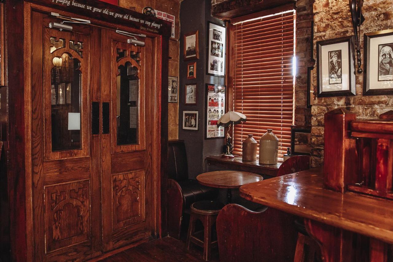 Muskerry Arms Bar And B&B 블라니 외부 사진