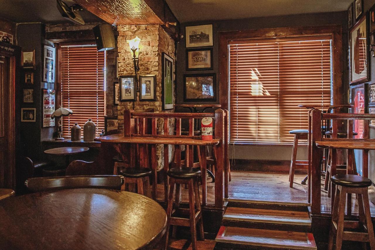 Muskerry Arms Bar And B&B 블라니 외부 사진