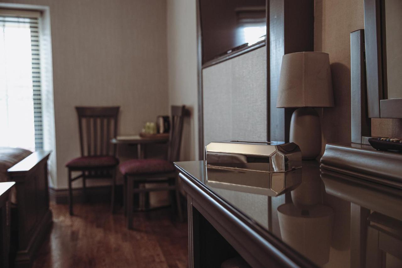 Muskerry Arms Bar And B&B 블라니 외부 사진