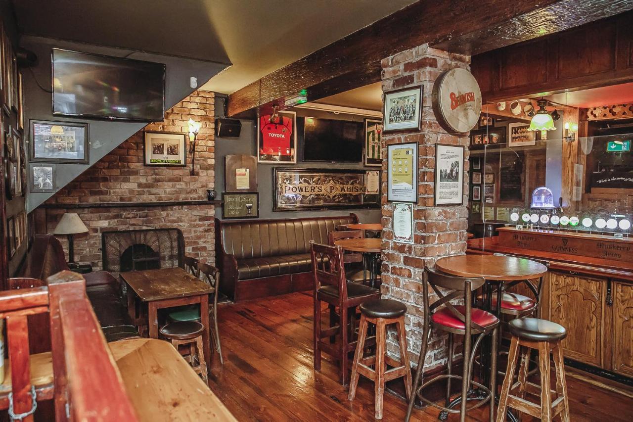 Muskerry Arms Bar And B&B 블라니 외부 사진