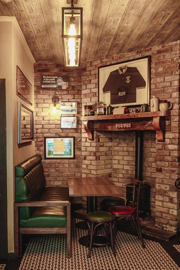 Muskerry Arms Bar And B&B 블라니 외부 사진