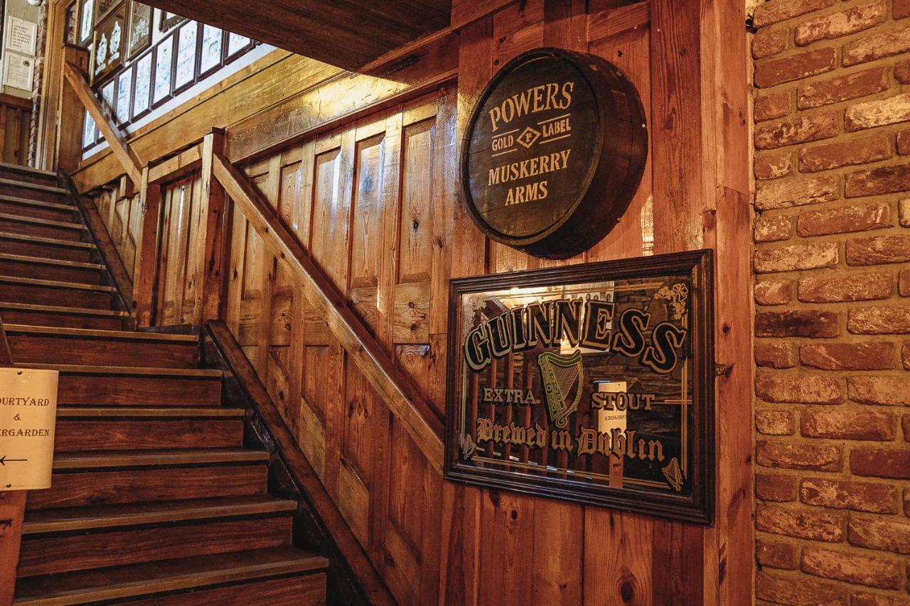 Muskerry Arms Bar And B&B 블라니 외부 사진