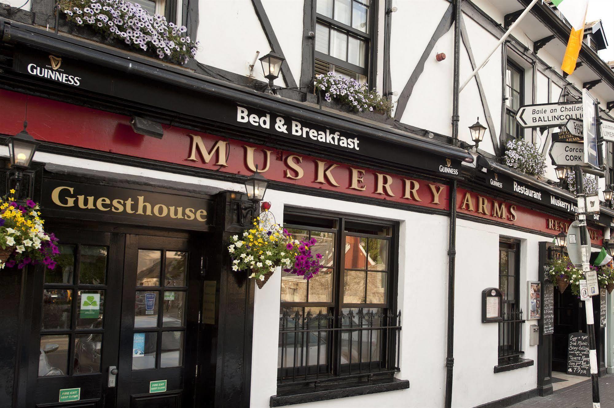 Muskerry Arms Bar And B&B 블라니 외부 사진