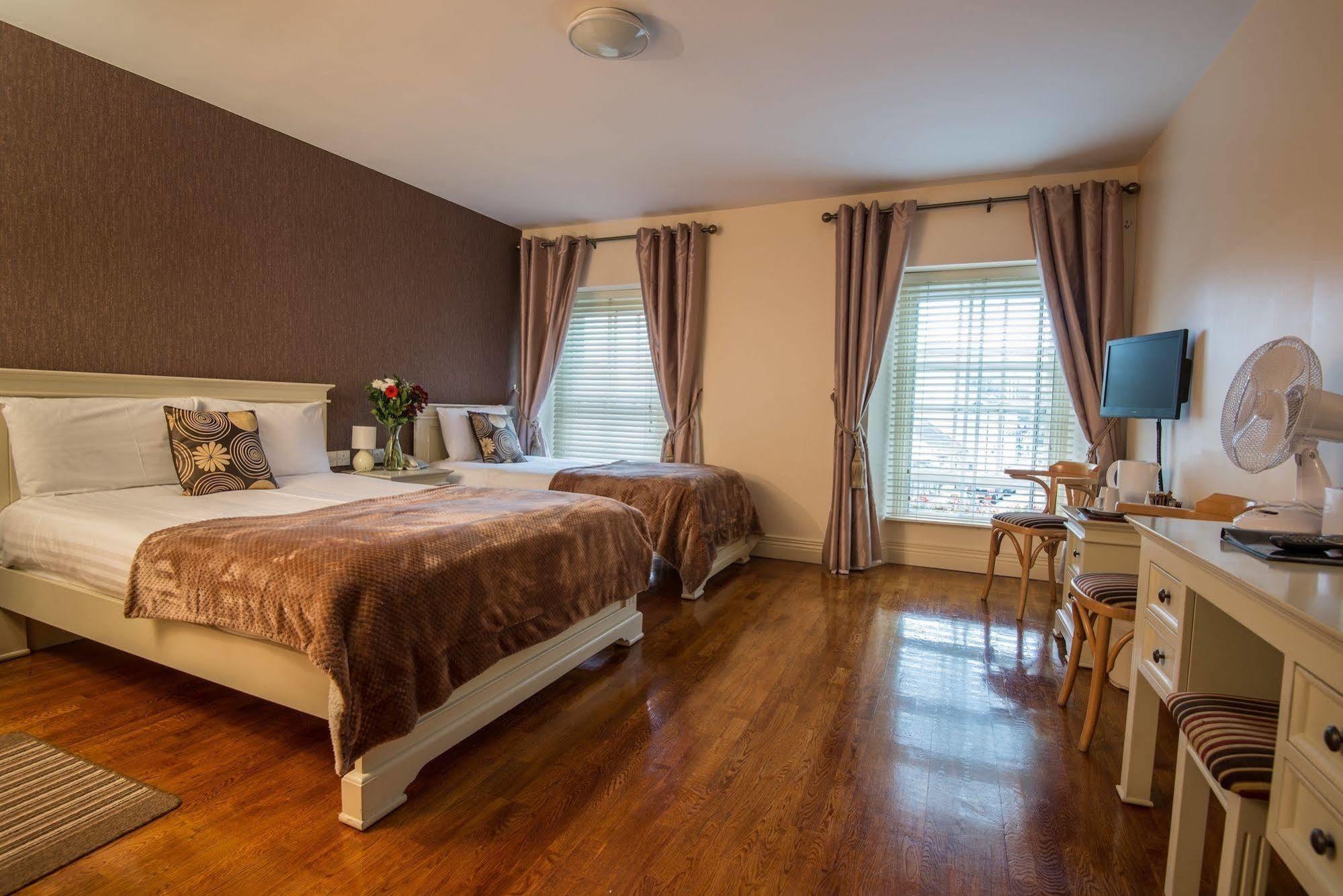Muskerry Arms Bar And B&B 블라니 외부 사진