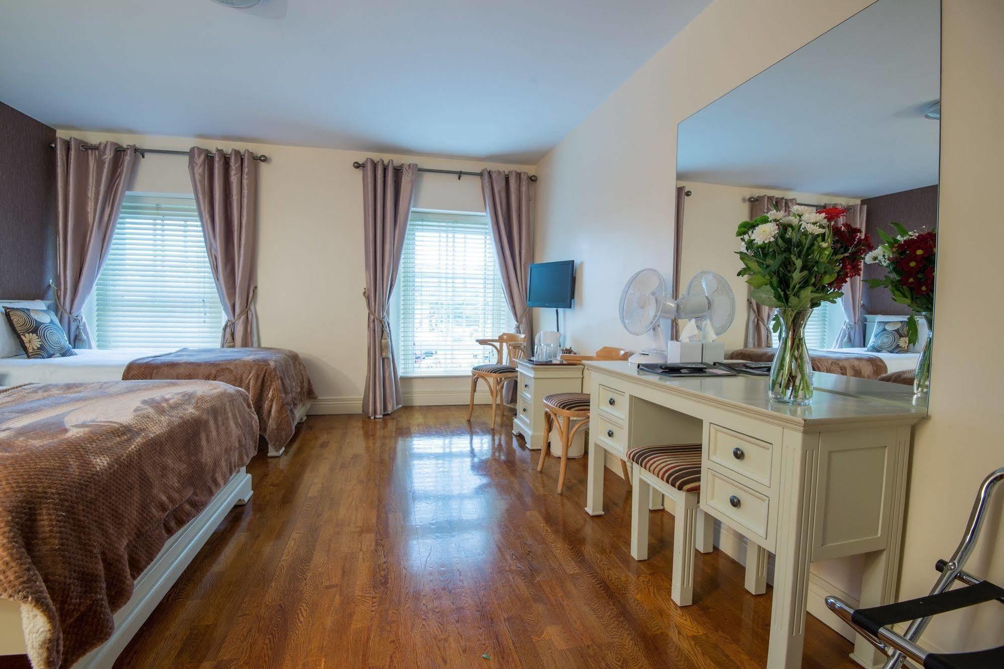 Muskerry Arms Bar And B&B 블라니 외부 사진